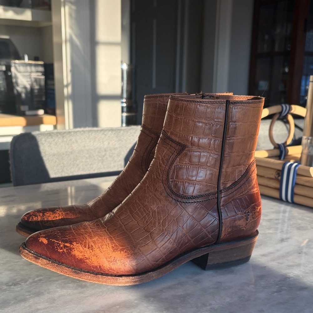 Frye Brown Leather Crocodile Pattern Womens Boots